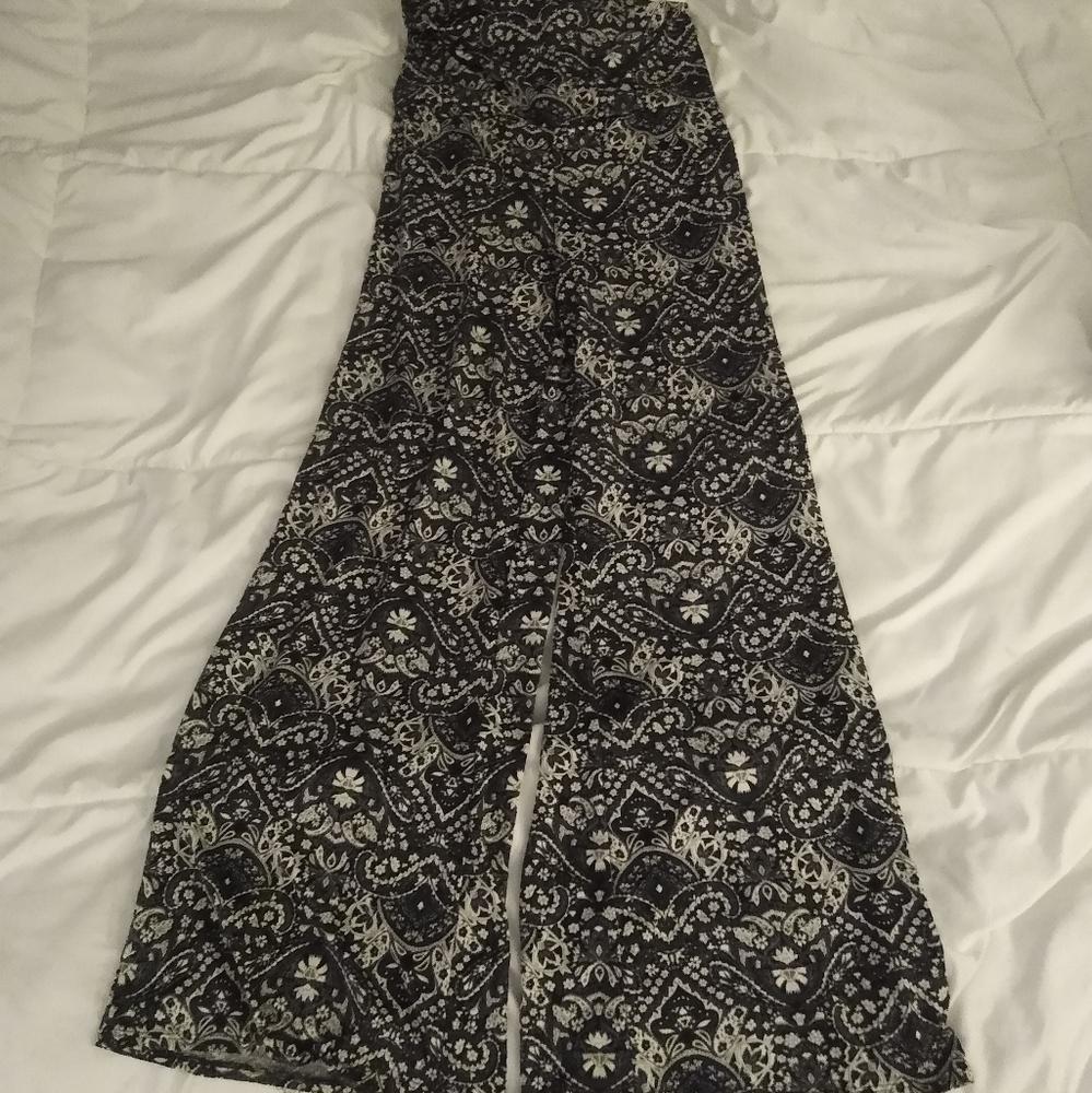 Satiny, wide leg pants with high waist